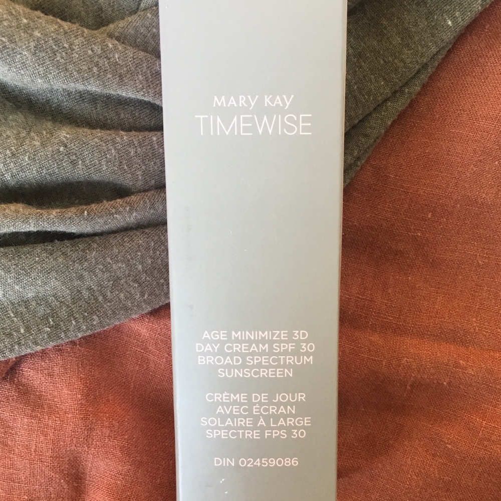 Mary Kay Age Minimize 3D day cream SPF30 sunscreen